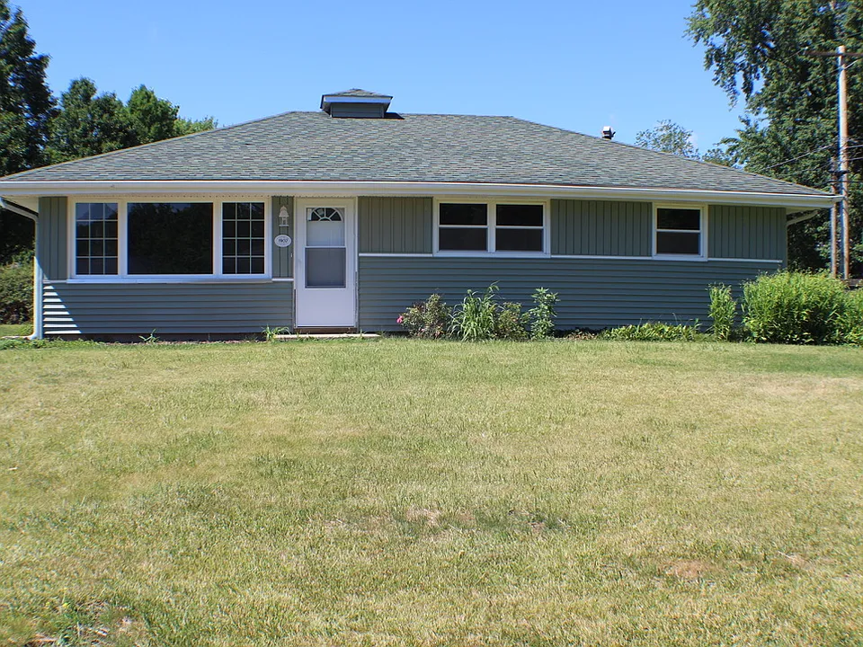 1907 W Austin Dr