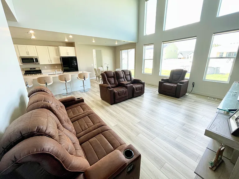E Chukar Dr — Photo 5