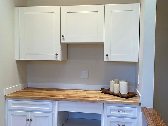 5th image of 454 Arlington Way