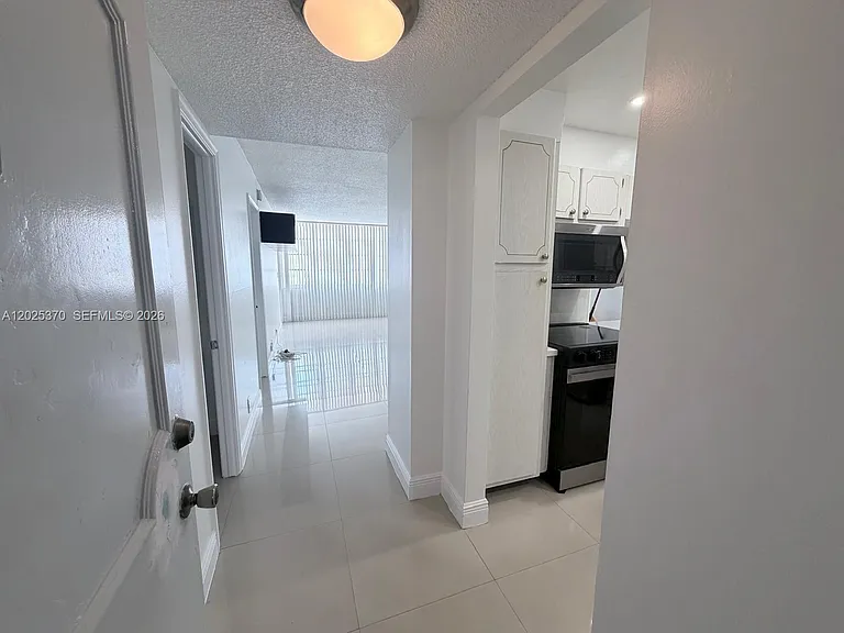 1825 S Ocean Dr #611 — Photo 1
