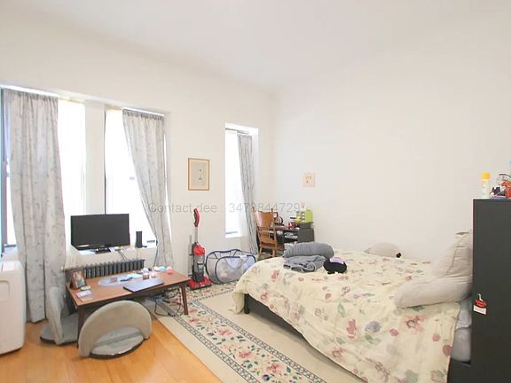2nd image of 856 W End Ave APT 3B