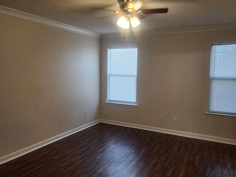 1625 Princess Ln — Photo 8