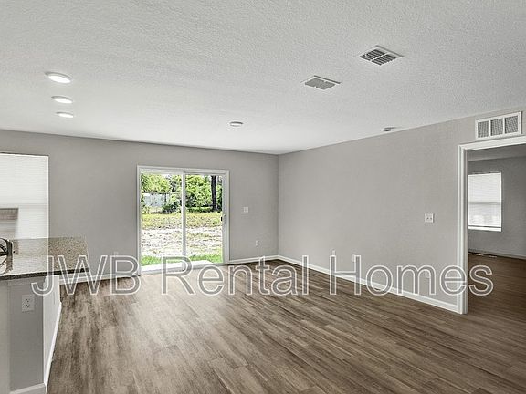 4th image of 6559 Restlawn Dr