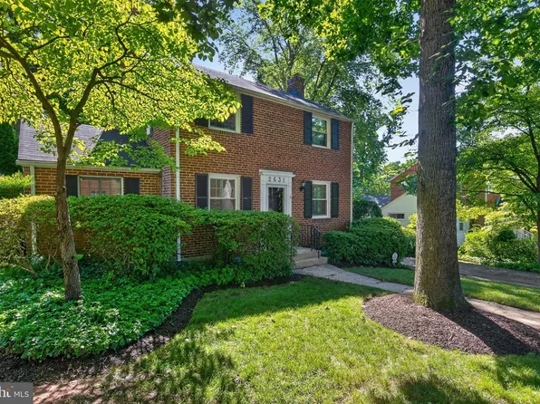 2631 Woodley Pl, Falls Church, VA 22046