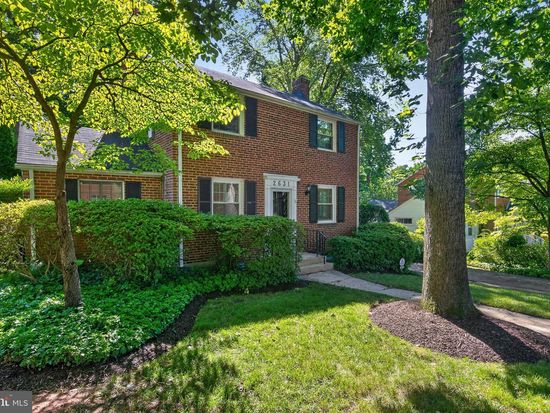2631 Woodley Pl, Falls Church, VA 22046