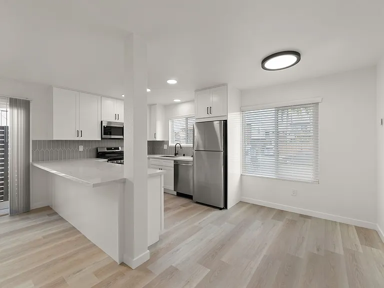 OPEN HOUSE THIS SATURDAY! The Ranch: Newly renovated 1 bed in normal heights with in-unit washer/... — Photo 3