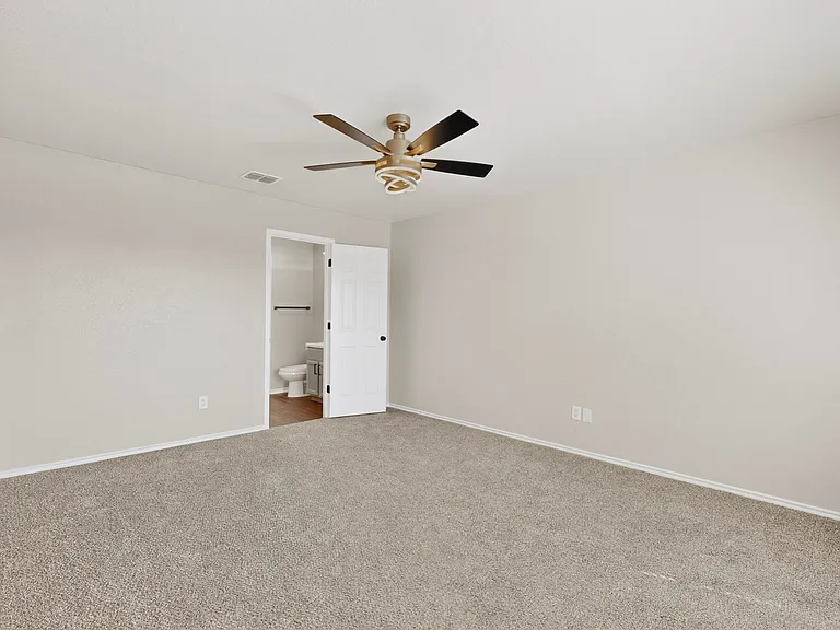 2614 Brighton Park — Photo 6