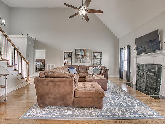 5th image of 2204 Salem Woods Dr