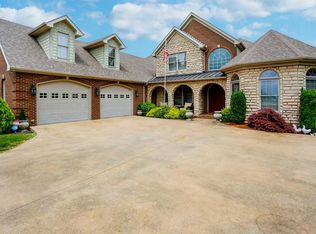 1073 Meadow Ridge Dr, Richmond, KY 40475