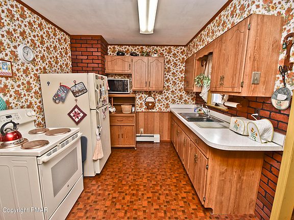 5th image of 2654 Hermitage Ave