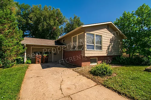 1916 Larkspur Dr Photo 1