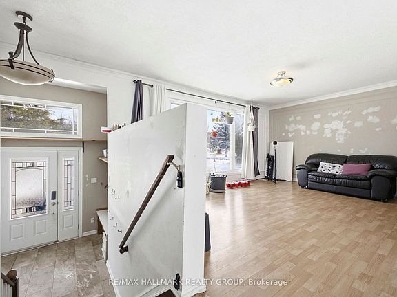 5th image of 917 Castor Rd