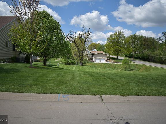 3rd image of 14 Weaver Dr