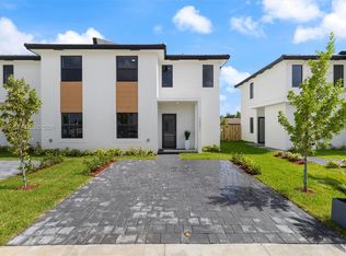 Bluenest, Homestead, FL 33032