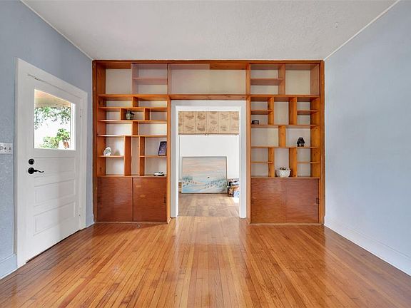 5th image of 742 HIBISCUS AVENUE