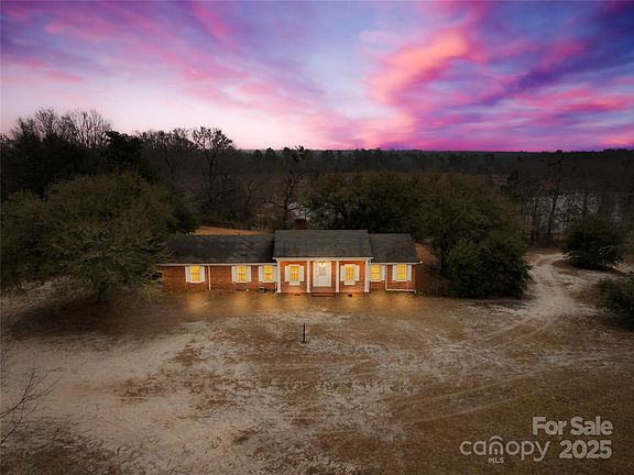 2nd image of 1658 Kershaw Hwy