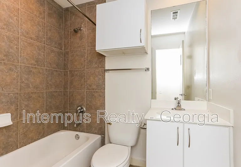 241 Maynard Ter #5 — Photo 16