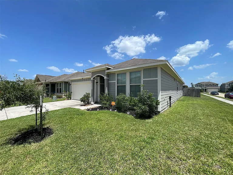25511 Northpark Lake Dr — Photo 36