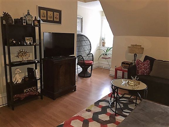 3rd image of 125 N Dallas Ave #3