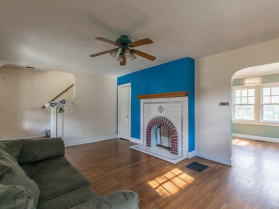 5th image of 424 E Como Ave