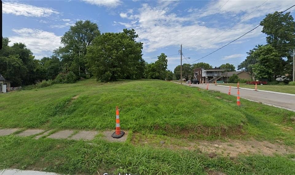 1st image of 1702 Greeley Ave