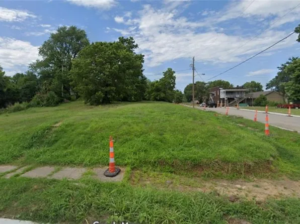 1702 Greeley Ave, Kansas City, KS 66104