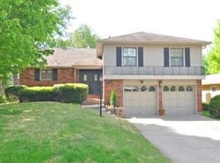 1115 NE 53rd St, Kansas City, MO 64118