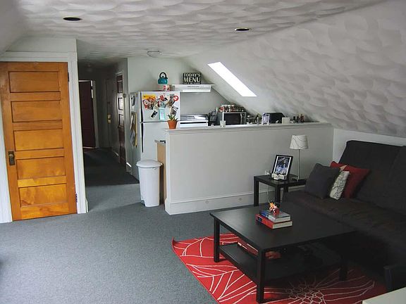 3rd image of 162 Cypress St Floor 3