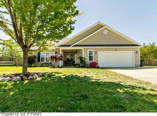 402 Turret Ct, Hope Mills, NC 28348