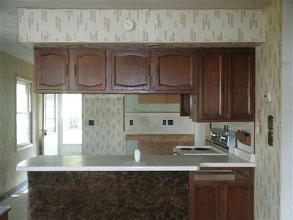 3rd image of 207 W 12th St