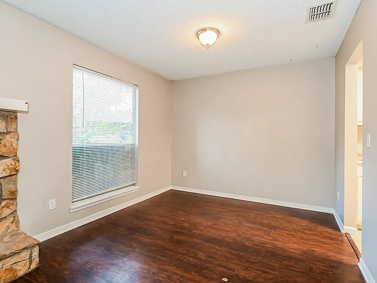 11702 Tanager Dr — Photo 5
