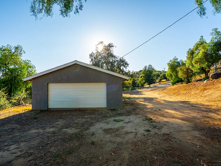 10177 Hawley Rd — Photo 15