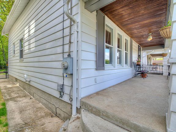 3rd image of 1018 Altavia Ave
