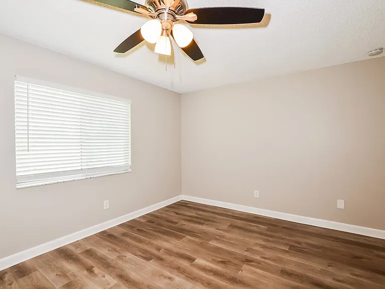 426 Iowa Woods Cir E — Photo 10