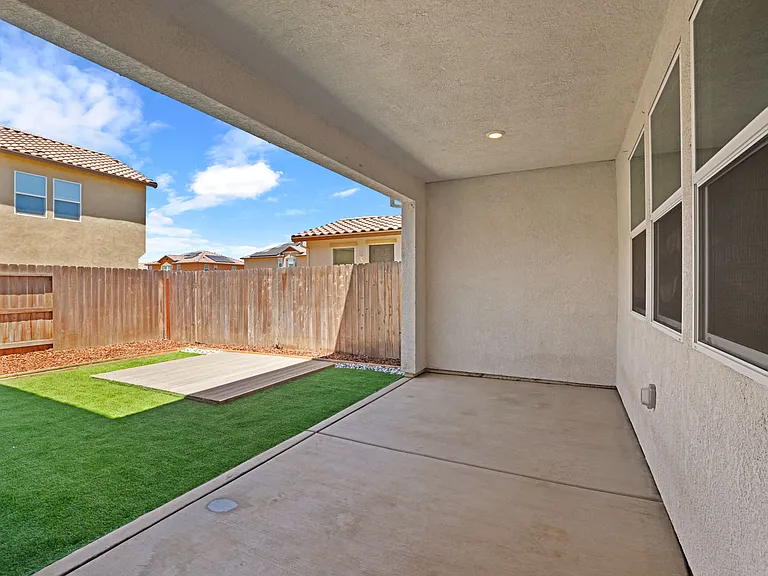 1457 W Woodward Ave — Photo 12