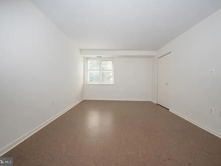 1640 Oakwood Dr #W-216 — Photo 36