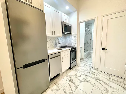 Rented by J PRESTON AND ASSOCIATES INC | media 13