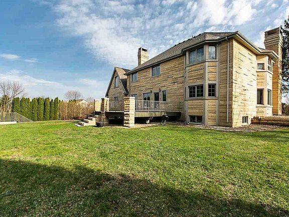 2nd image of 2877 Arbor Hills Dr