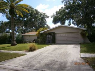 325 Laughing Gull Ln, Palm Harbor, FL 34683