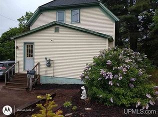 1023 10th St, Lake Linden, MI 49945