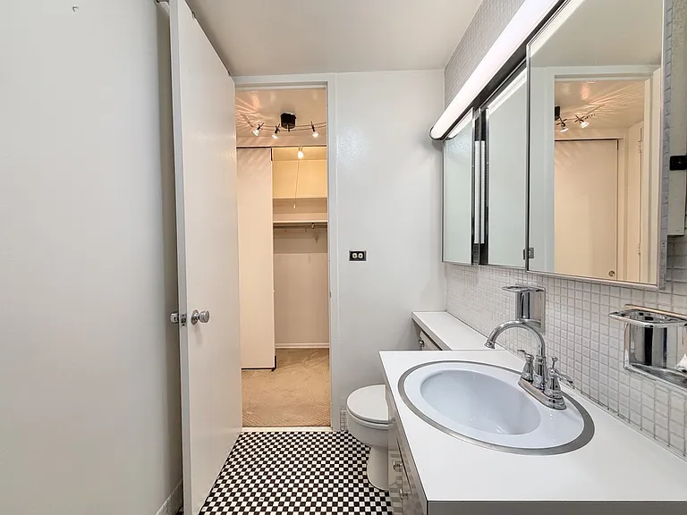 4800 Chicago Bch #S8081 — Photo 19