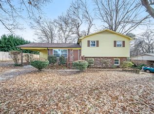 504 N Cedar St, Dallas, NC 28034