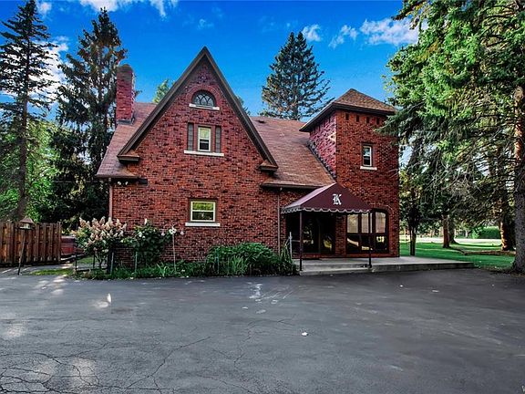 4th image of 1297 Como Park Blvd