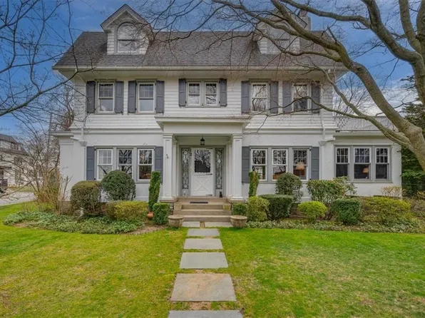 12 Leonard Road, Bronxville, NY 10708