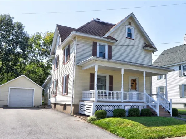 11 Howard St, Manchester, NY 14504