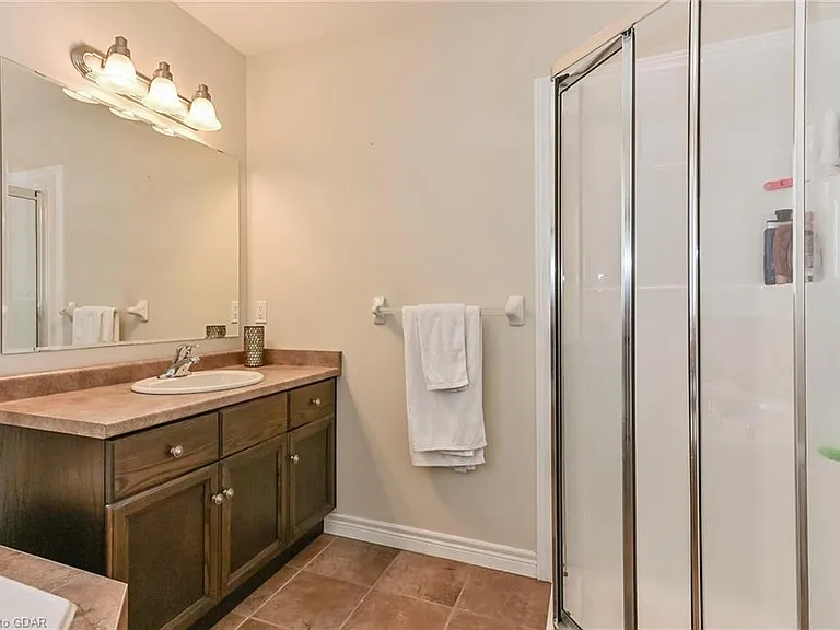 354 Grange Rd #B — Photo 8