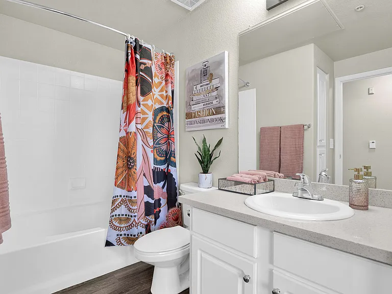 Catherine Townhomes — Photo 16