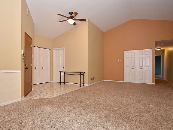 4th image of 524 Banyon Ln APT C