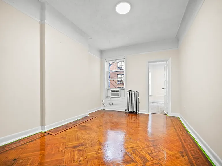2591 Bedford Ave #3 — Photo 12
