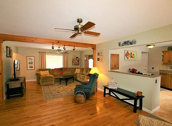 4th image of 2977 Westminster Dr
